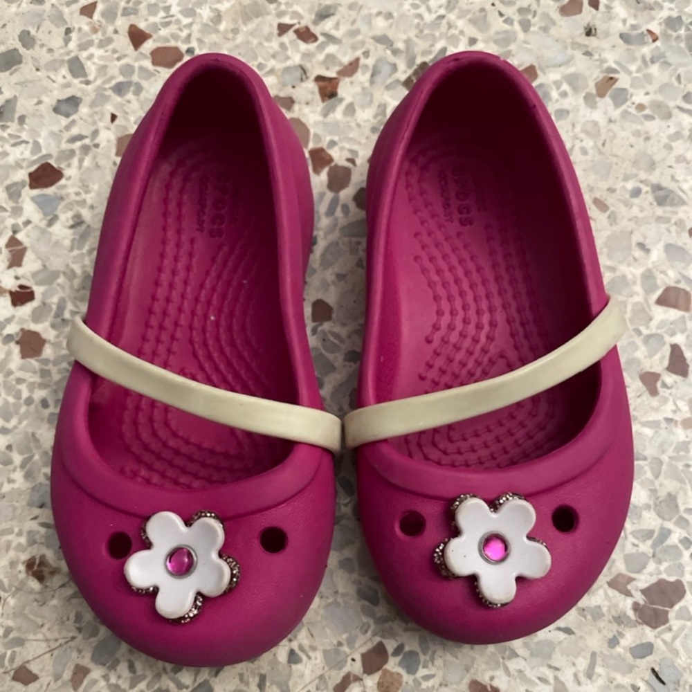 CROCS  Pink Lina Charm Flats 6